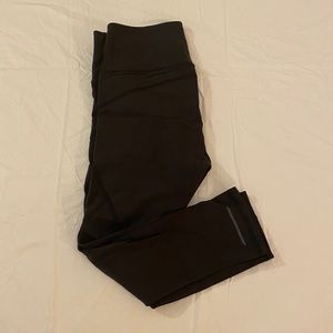 Athleta Capri workout pants! Size small!